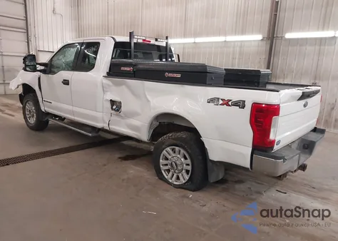 2017 Ford F-250 Xlt из США, поврежденный, VIN 1FT7X2BT9HEE26104